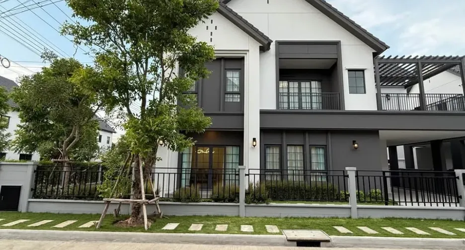 Haus zur Miete mit 4 Zimmer in Bang Phli, Samut Prakan
