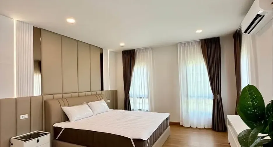 Haus zur Miete mit 4 Zimmer in Bang Phli, Samut Prakan