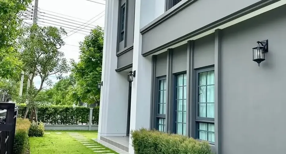 Haus zur Miete mit 4 Zimmer in Bang Phli, Samut Prakan