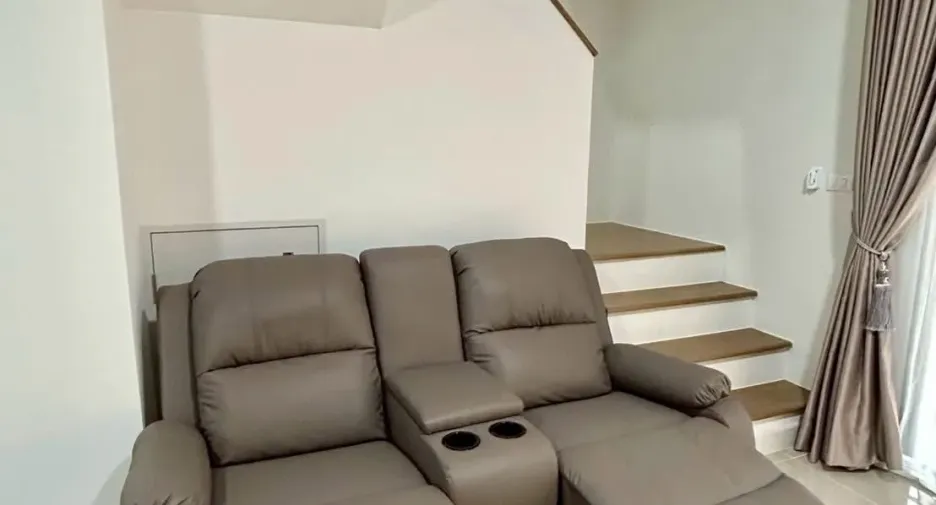 For rent 3 ベッドルーム townhouse in Bang Phli, Samut Prakan