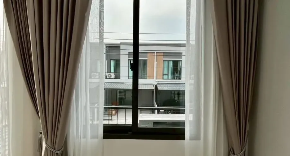 For rent 3 ベッドルーム townhouse in Bang Phli, Samut Prakan