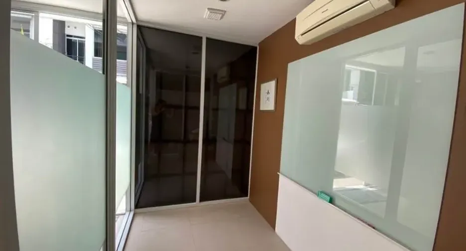 For rent office in Wang Thonglang, Bangkok