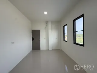 For rent warehouse in Lam Luk Ka, Pathum Thani