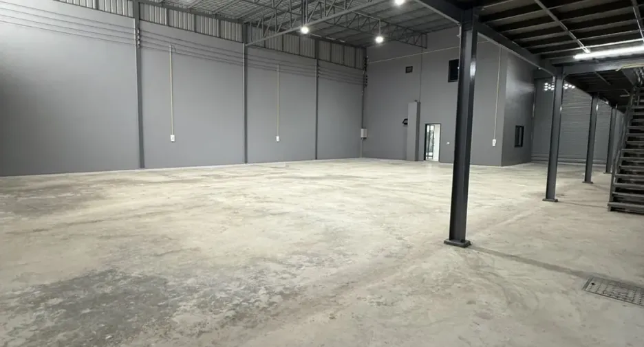 For rent warehouse in Lam Luk Ka, Pathum Thani