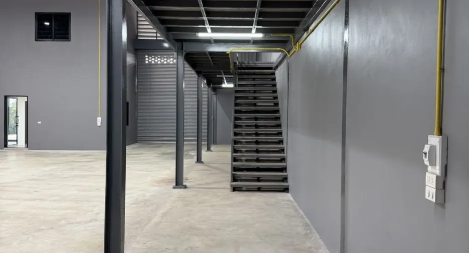 For rent warehouse in Lam Luk Ka, Pathum Thani