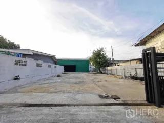 À louer entrepôt à Bang Na, Bangkok