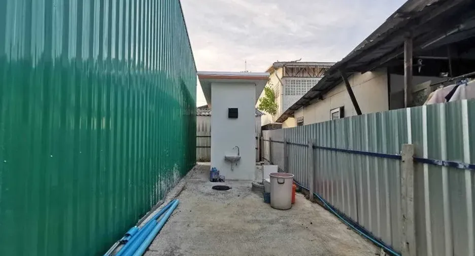 À louer entrepôt à Bang Na, Bangkok
