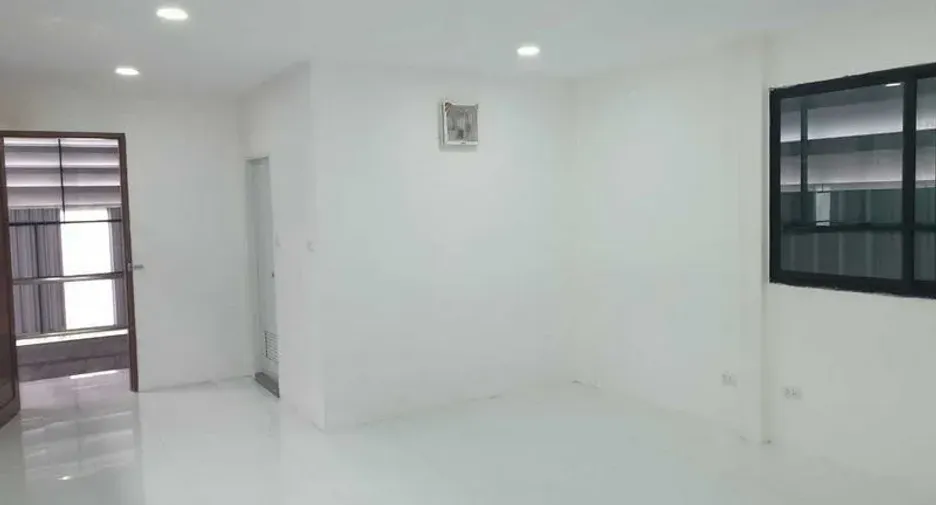 For rent warehouse in Prawet, Bangkok