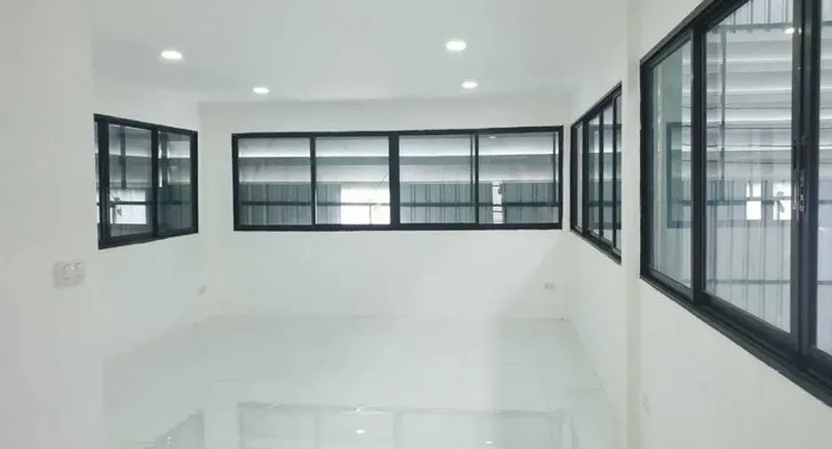 For rent warehouse in Prawet, Bangkok
