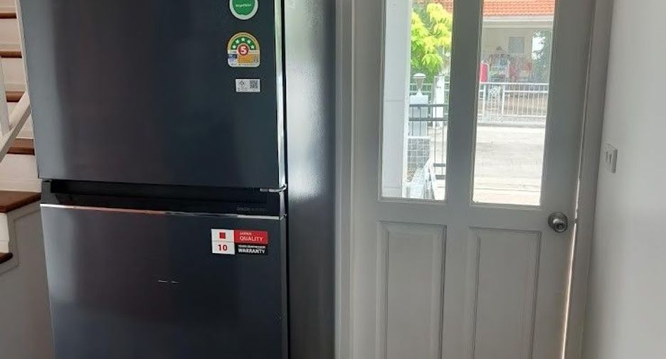 For rent and for sale 4 bedrooms house in Lat Krabang, Bangkok