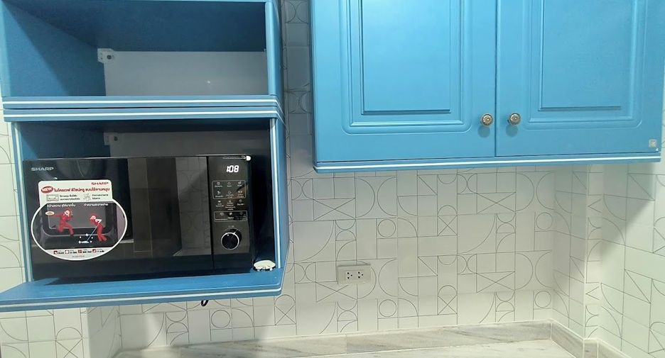 For rent and for sale 4 bedrooms house in Lat Krabang, Bangkok