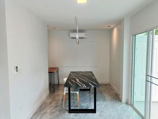 Продажа и аренда 4 спальни дом в Лат Крабанг, Бангкок