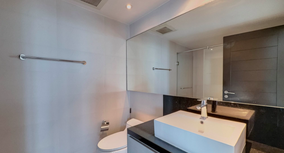 For sale 3 bedrooms condo in Watthana, Bangkok