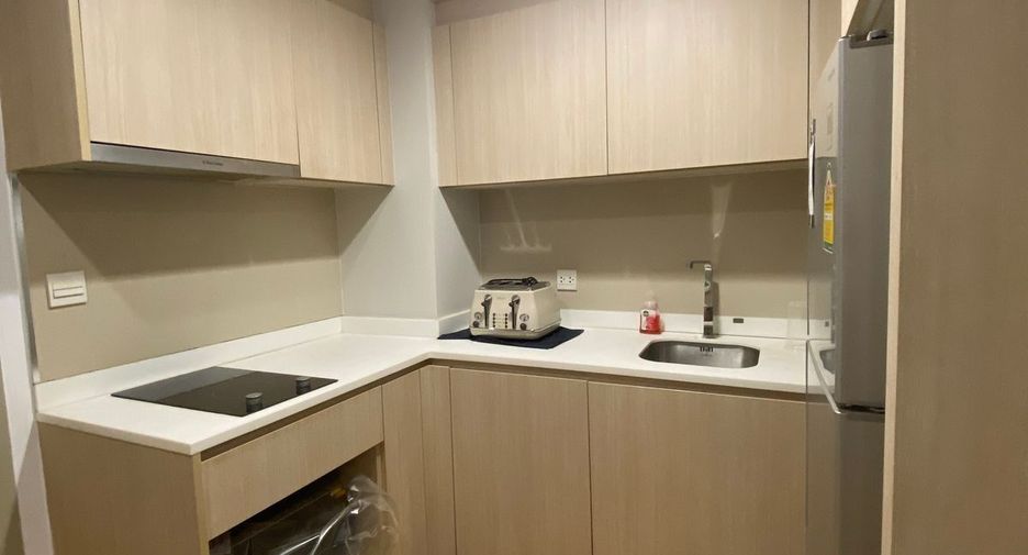 For rent 2 bedrooms condo in Ratchathewi, Bangkok