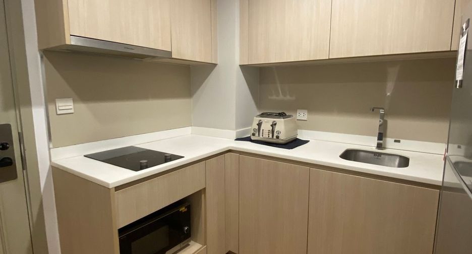 For rent 2 bedrooms condo in Ratchathewi, Bangkok