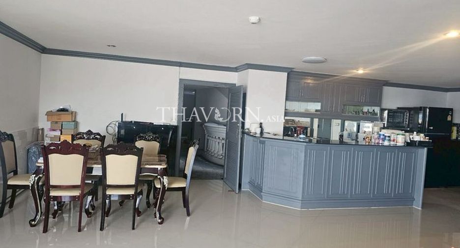 For sale 3 bedrooms condo in North Pattaya, Pattaya