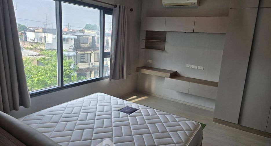For rent 2 bedrooms condo in Bangkok Yai, Bangkok