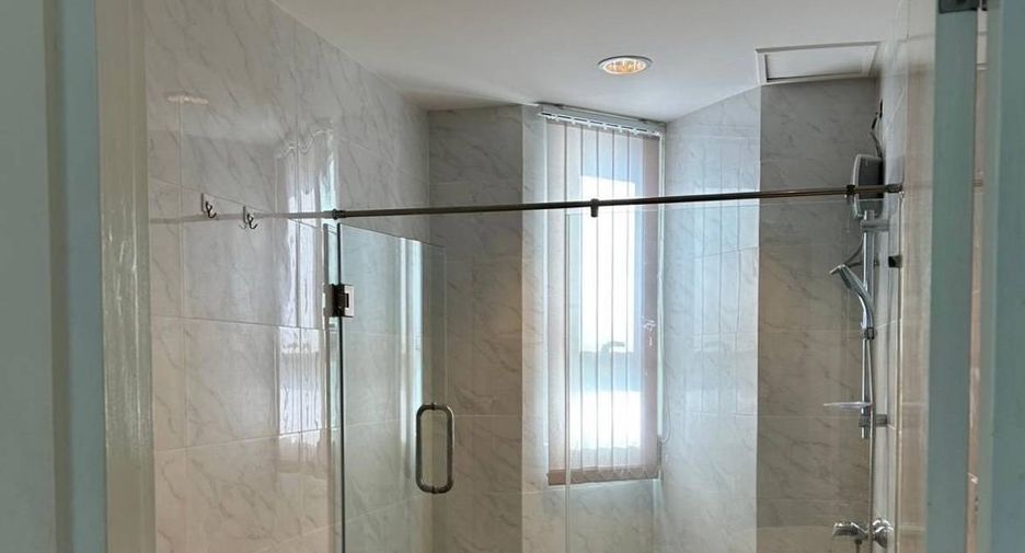 For rent 2 bedrooms condo in Ratchathewi, Bangkok