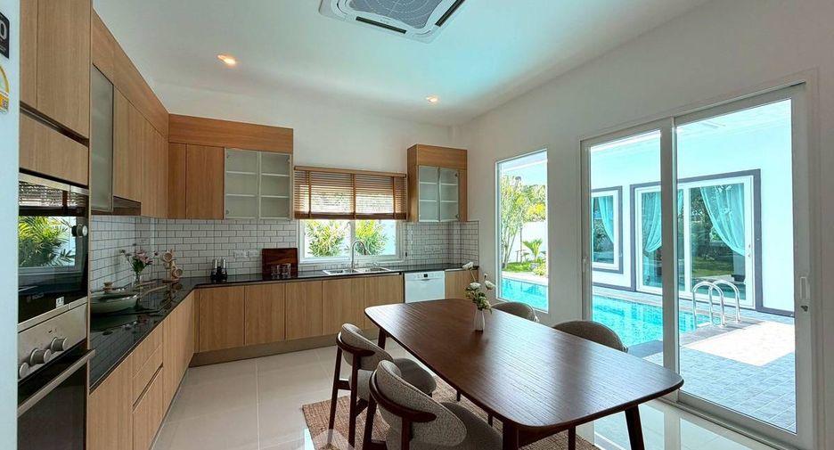 For sale 3 bedrooms house in Jomtien, Pattaya