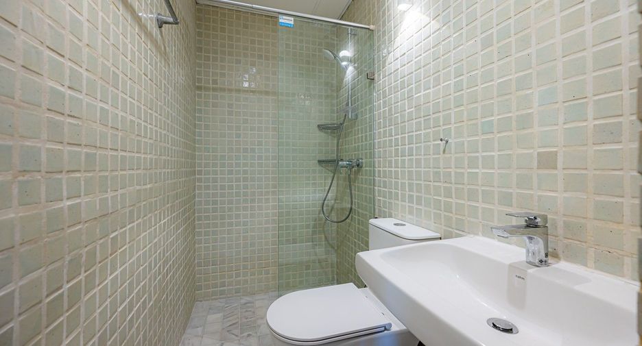À vendre 2 chambres condo à Watthana, Bangkok