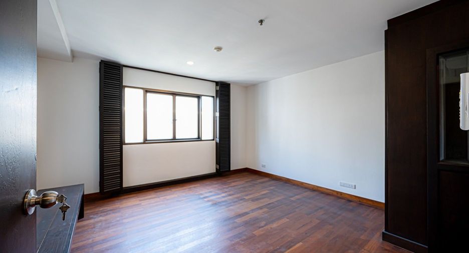 À vendre 2 chambres condo à Watthana, Bangkok