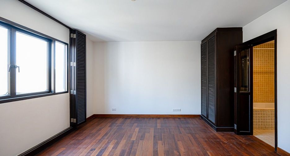 À vendre 2 chambres condo à Watthana, Bangkok