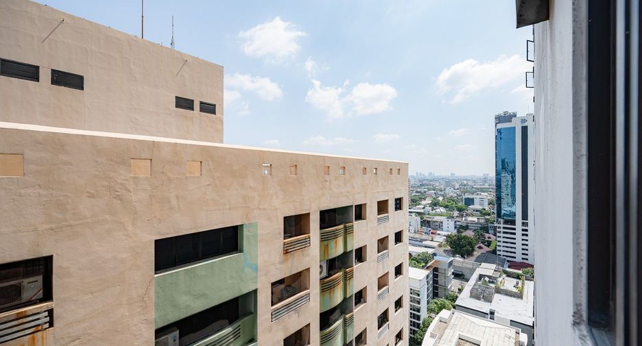 À vendre 2 chambres condo à Watthana, Bangkok