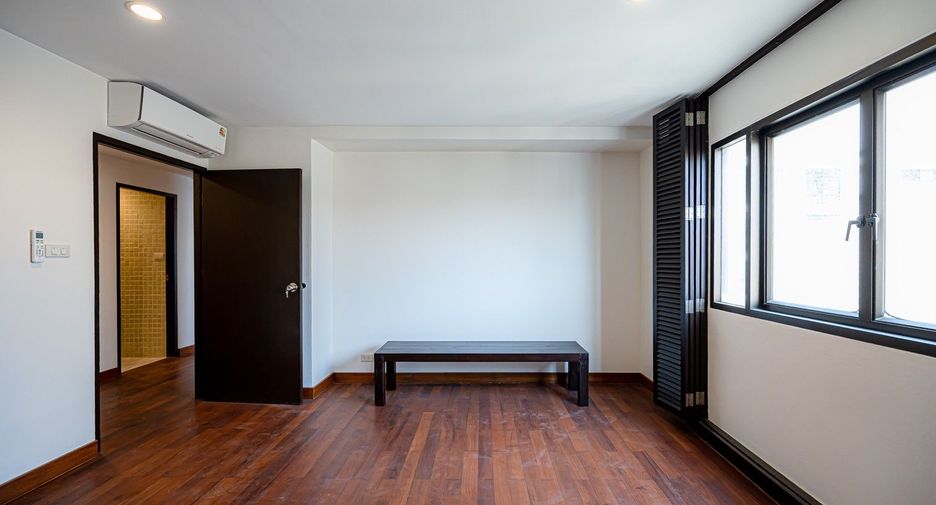 À vendre 2 chambres condo à Watthana, Bangkok