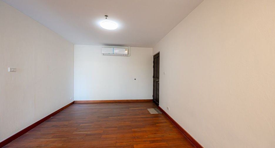 À vendre 2 chambres condo à Watthana, Bangkok