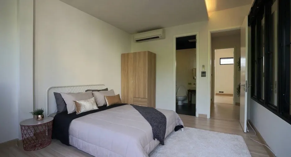 À vendre et à louer 2 chambres maison à Huai Khwang, Bangkok