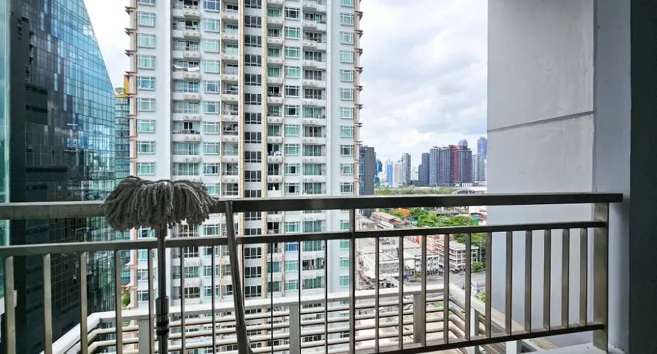 For rent 1 bed condo in Watthana, Bangkok