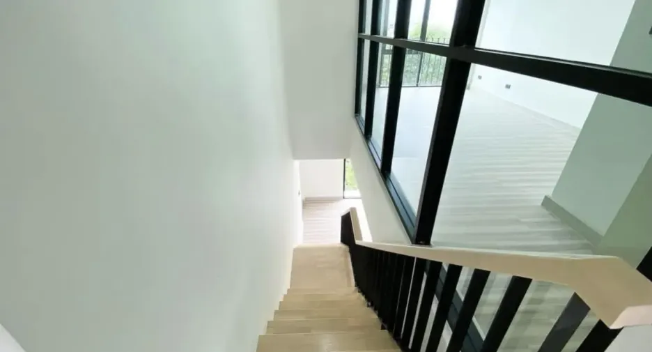 For rent 3 bedrooms house in Phra Khanong, Bangkok