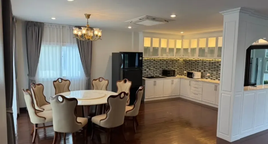 Villa zur Miete und zum Kauf mit 6 Zimmer in East Pattaya, Pattaya