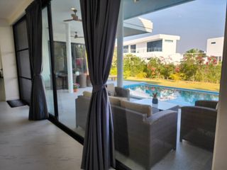 For sale 4 bedrooms villa in Hua Hin, Prachuap Khiri Khan