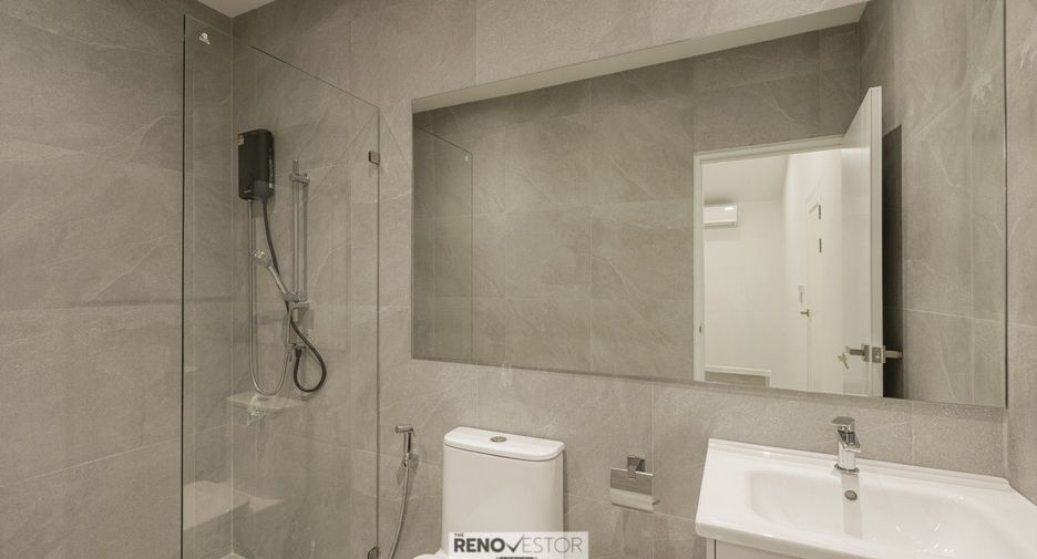 For sale and for rent 3 bedrooms townhouse in Watthana, Bangkok