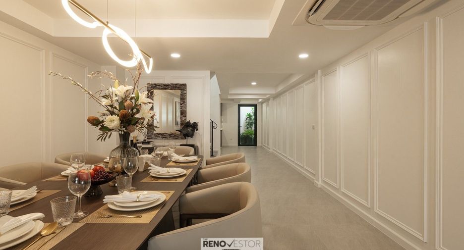 For sale and for rent 3 bedrooms townhouse in Watthana, Bangkok