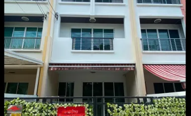 出售 和 出租 3 卧室 联排别墅 在 Lat Phrao, 曼谷