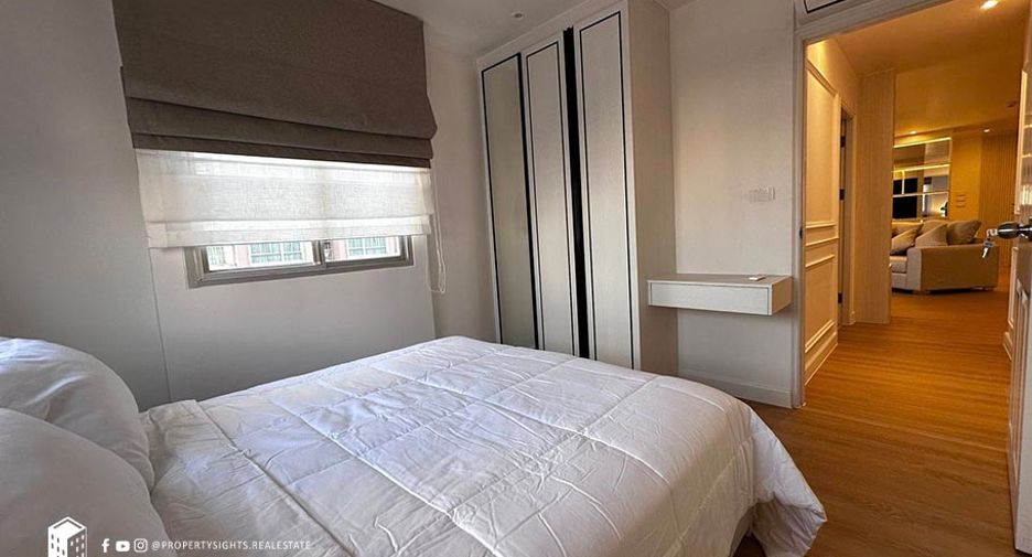 For rent 3 bedrooms condo in Yan Nawa, Bangkok