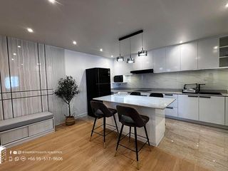 For rent 3 bedrooms condo in Yan Nawa, Bangkok