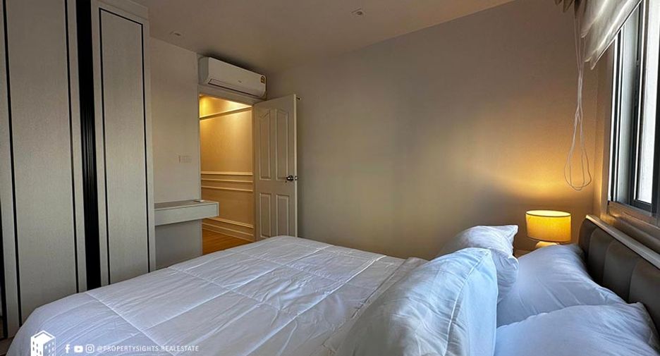 For rent 3 bedrooms condo in Yan Nawa, Bangkok
