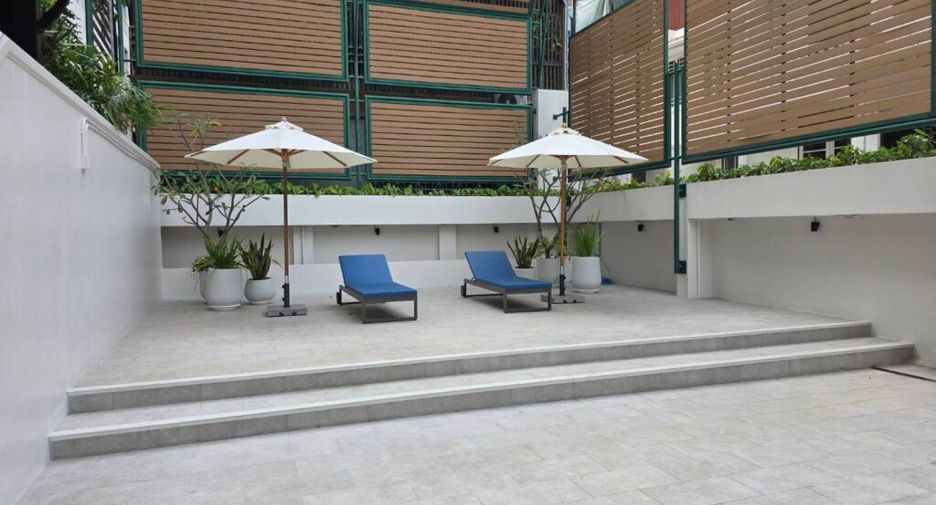 For rent 4 bedrooms condo in Khlong Toei, Bangkok