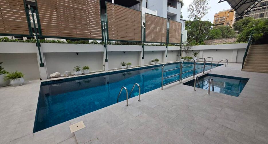 For rent 4 bedrooms condo in Khlong Toei, Bangkok
