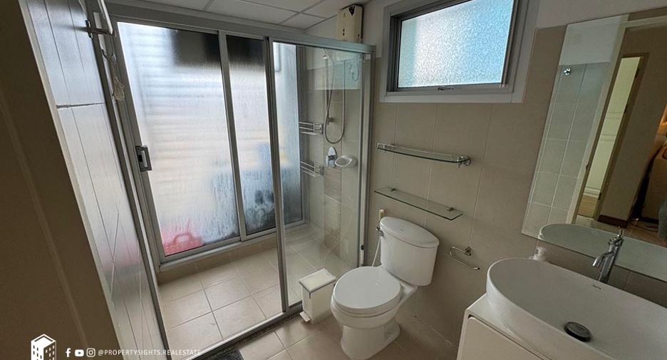À vendre 2 chambres condo à Watthana, Bangkok