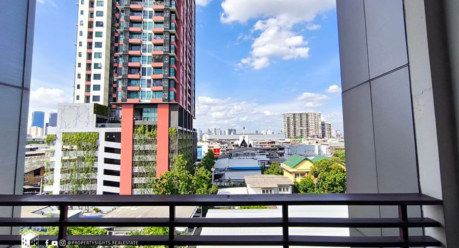 For rent 2 bedrooms condo in Yan Nawa, Bangkok