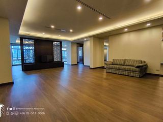 For rent 2 bedrooms condo in Yan Nawa, Bangkok