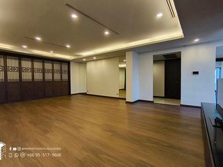 For rent 2 bedrooms condo in Yan Nawa, Bangkok