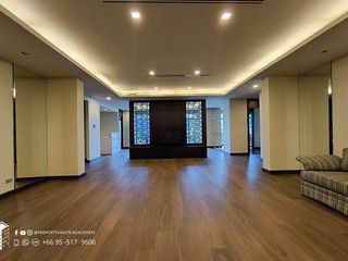 For rent 2 bedrooms condo in Yan Nawa, Bangkok