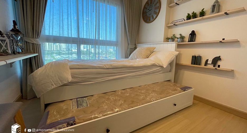 For rent 3 bedrooms condo in Huai Khwang, Bangkok