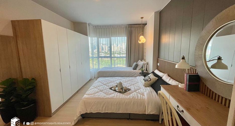 For rent 3 bedrooms condo in Huai Khwang, Bangkok