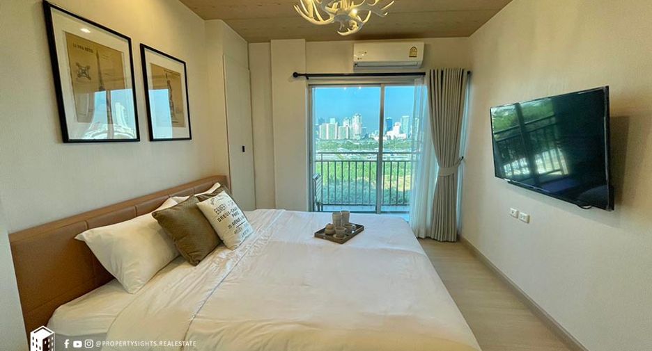 For rent 3 bedrooms condo in Huai Khwang, Bangkok